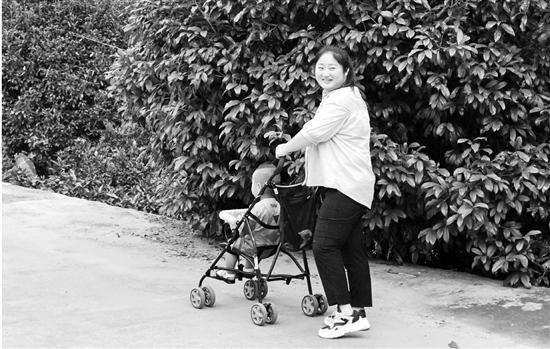 8年前在杭州因玻璃幕墻墜落而截肢的女孩，當(dāng)媽媽了！