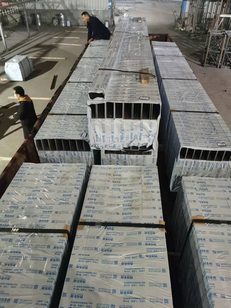 【企業(yè)溫度】西創(chuàng)系統(tǒng)精制鋼直角方管、精致鋼尖角方管等系列產(chǎn)品還在緊張出貨中(圖1)